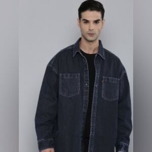 LEVIS | denim button up | size medium